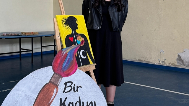 Fırçalar kadınlar için konuştu: Kars'ta öğrencilerden 8 Mart'a anlamlı sergi