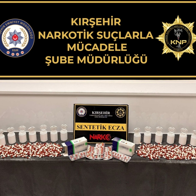 Polis durdurduğu araçta uyuşturucu ele geçirdi