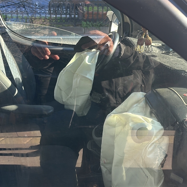 Dolmuş kazasında hava yastığı açıldı: 1 yolcu yaralandı