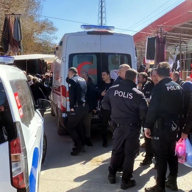 Pazar yerinde sopalı kavga: 3 yaralı