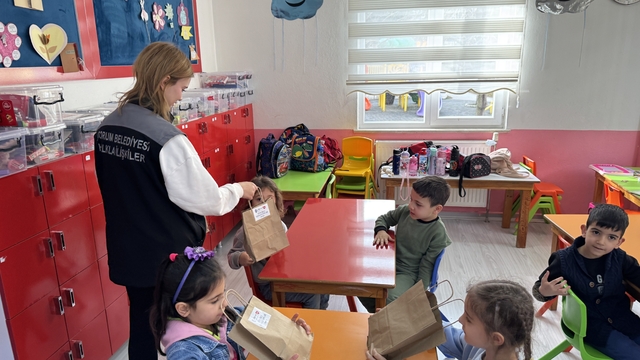 Çorum Belediyesi'nden çocuklara Ramazan ikramı