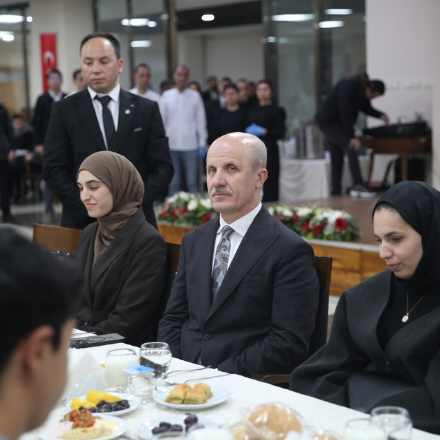 YÖK Başkanı Prof. Dr. Erol Özvar Hatay'da öğrencilerle iftar yaptı