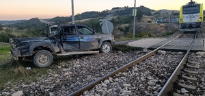 Tren pikaba çarptı