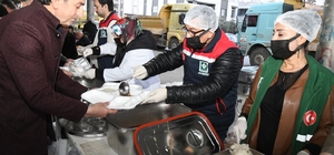 Osmaniye'de vatandaşlar iftar sofrasında buluştu