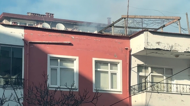 Ordu'da 3 katlı binada korkutan baca yangını