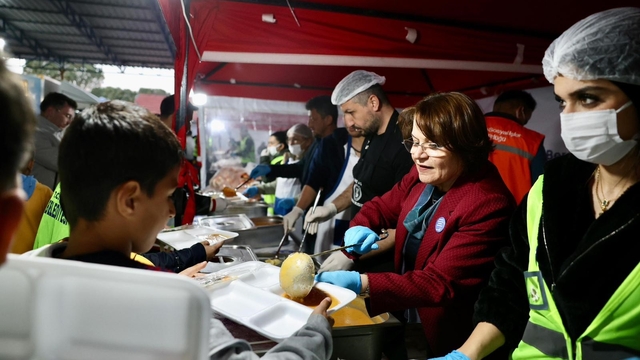 Didim Balat Mahallesi'nde Ramazan bereketi paylaşıldı