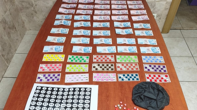 Kocaeli'de kumar oynadığı tespit edilen 6 kişiye 69 bin 624 lira ceza uygulandı