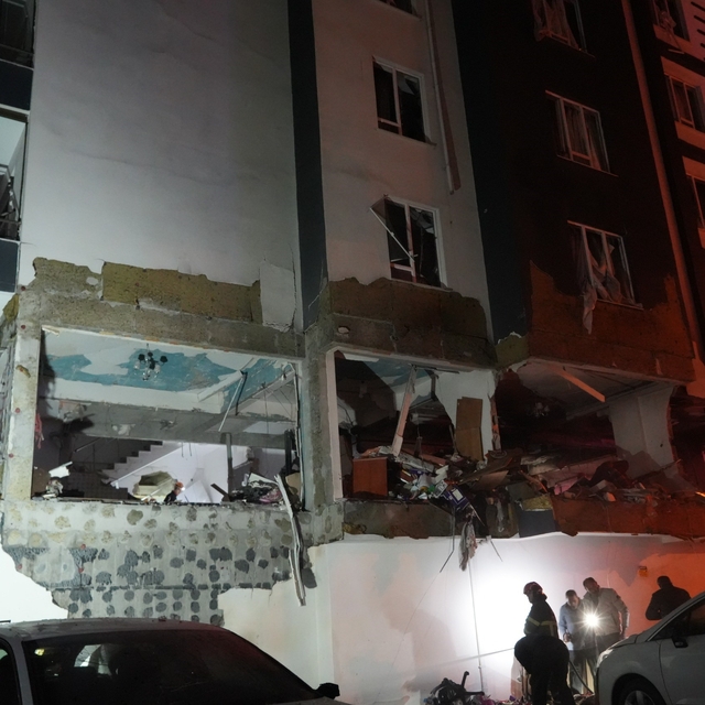 Niğde'deki doğal gaz patlamasında yaralı sayısı 16'ya yükseldi