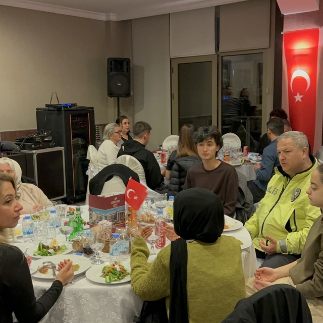 Marmaris İlçe Emniyet Müdürlüğü iftar sofrasını gazi ve şehit yakınları ile...
