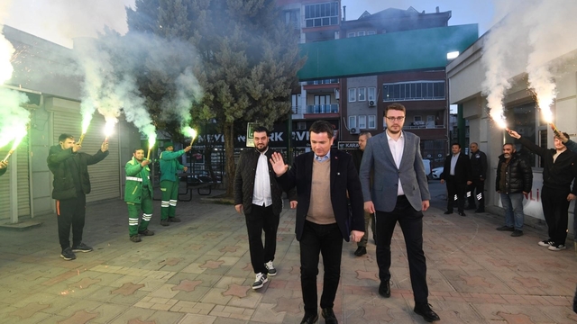 Emek'te gönüller aynı iftar sofrasında buluştu
Başkan Aydın'dan emek mahallesi'nde birlik ve beraberlik mesajı