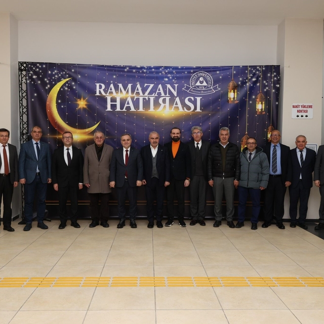 Rektör Prof. Dr. Altun, öğrenciler ile iftar yaptı