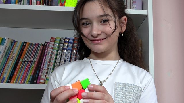 10 yaşındaki Lina, matematikte dünya birincisi oldu