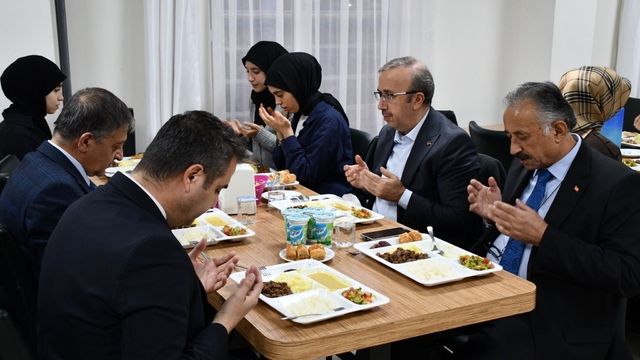 Ramazan ayının manevi ikliminde öğrencilerle buluşma