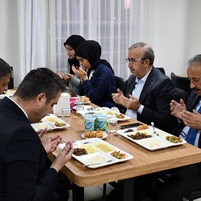 Ramazan ayının manevi ikliminde öğrencilerle buluşma