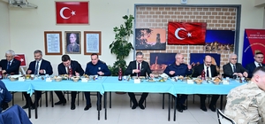 Vali Yılmaz, vatani görevini yapan er ve erbaşlar ile iftar yaptı