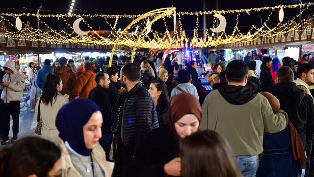 Osmangazi meydanı'nda ramazan coşkusu sürüyor
Osmangazi'de ramazan akşamları çocukların neşesiyle renklendi