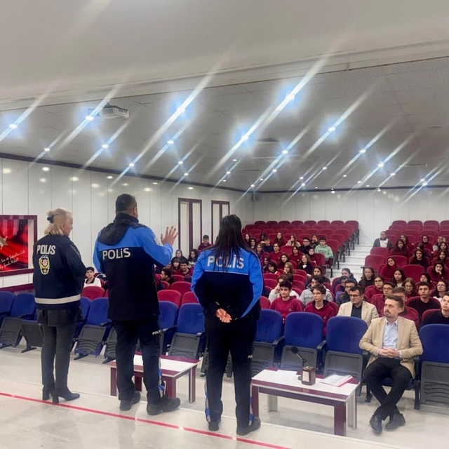 Bilecik'te öğrencilere güvenlik ve zorbalık eğitimi
