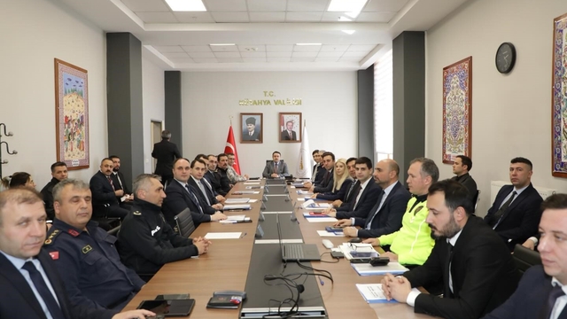 Vali Işın: "Tüm tedbirler titizlikle uygulanmaya devam edecek"