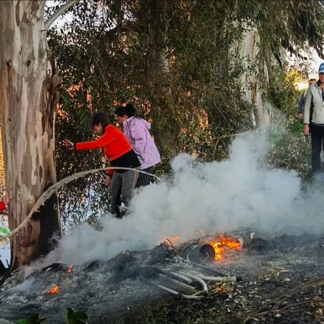Doğaseverler kanal kenarında çıkan yangını söndürdü
Kanal kenarına bırakıla...