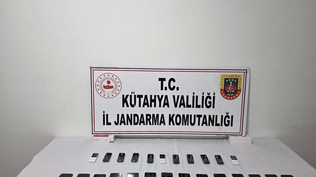 Kütahya'da kaçak telefon operasyonu, 29 telefon ele geçirildi