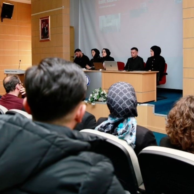 Bayburt'ta 'Soykırım ve Kadın' başlıklı paneli düzenlendi