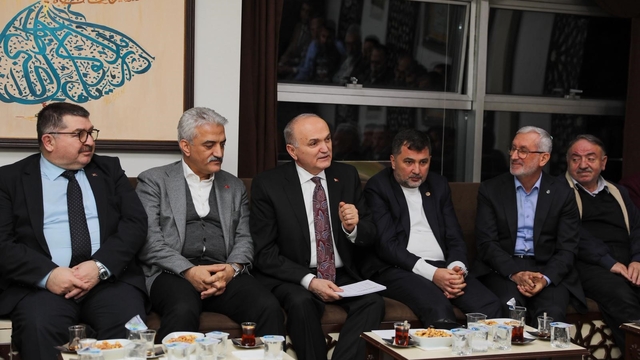 Faruk Özlü savunma sanayiinin dünü ve bugününü anlattı
Dr. Özlü "Savunma harcamalarımızı artırmalıyız"
"Geçmişte uçak aldığımız ülkelere artık uçak satıyoruz"