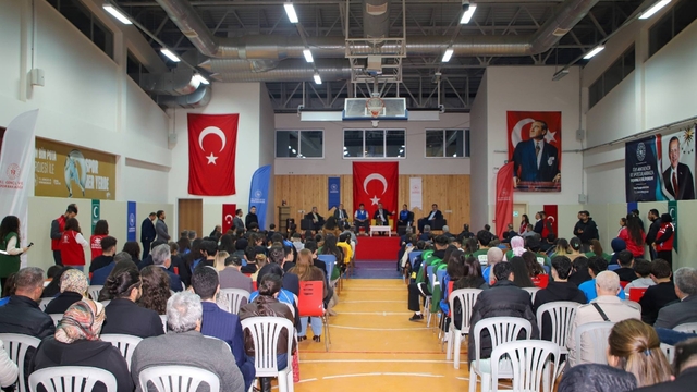 Bakan Yardımcısı Eminoğlu, Köşk'te gençlerle buluştu