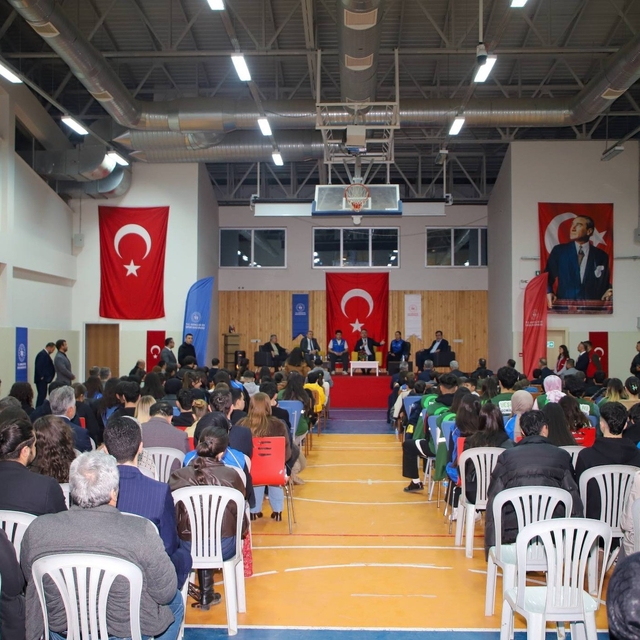 Bakan Yardımcısı Eminoğlu, Köşk'te gençlerle buluştu