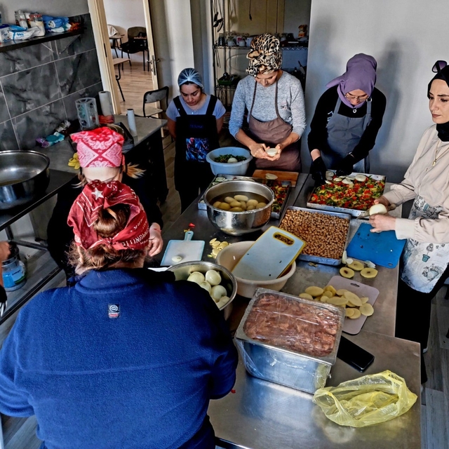 Balçova'da Ramazan dayanışması: "Maarifin kalbinde Ramazan"