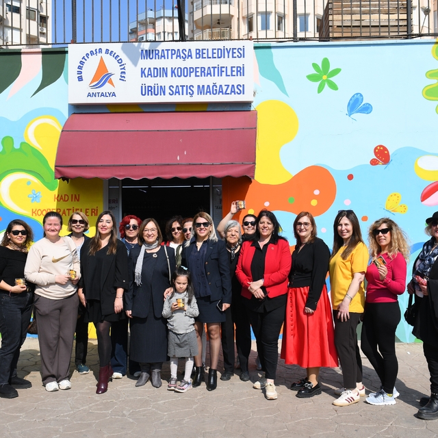 Kadın kooperatiflerinden bal mumu atölyesi