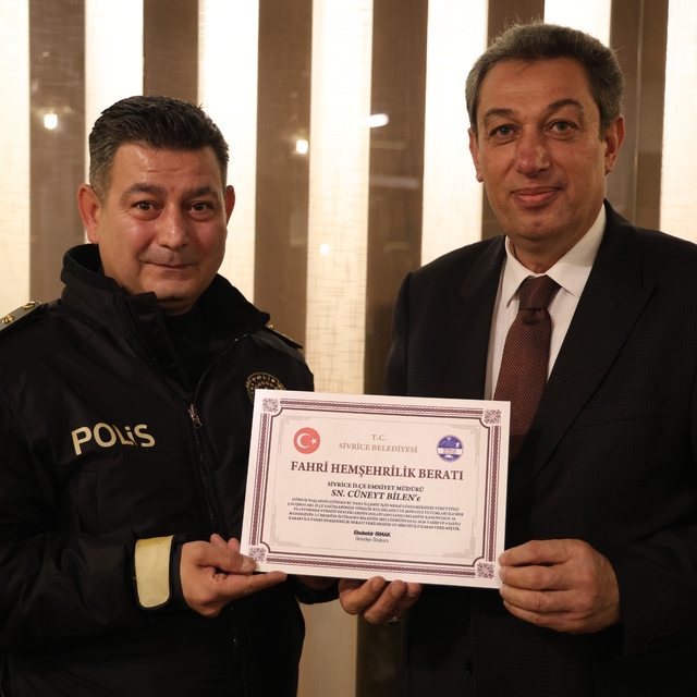 Sivrice Emniyet Müdürü Bilen'e fahri hemşerilik ve üstün başarı belgesi