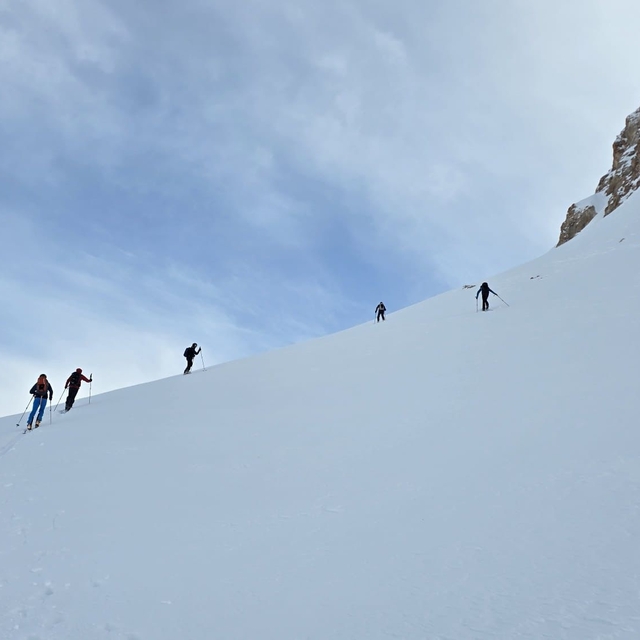 Çekyalı 5 dağcının Mor Dağı'na kış tırmanışı 9 saat sürdü