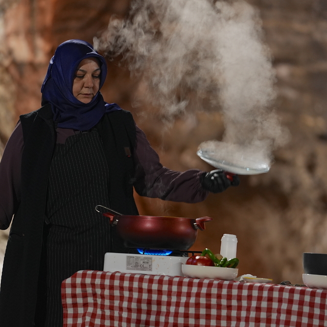 MEMLEKET SOFRASI - Taş köfte