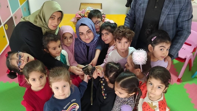 Efeler'de minikler Sakal-ı Şerif'i ziyaret etti