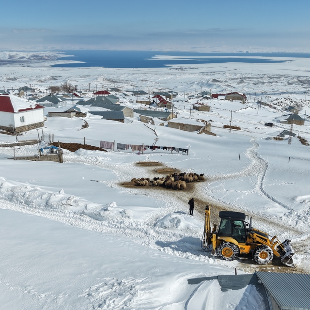 Van, Bitlis ve Muş'ta 83 yerleşim yerine ulaşım sağlanamıyor