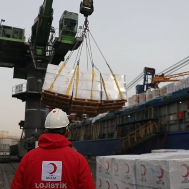 Afyonkarahisar'dan Gazze'ye 7 bin çift ayakkabı yardımı