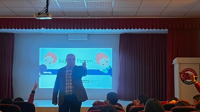 Kars'ta öğrencilere "Teknoloji Bağımlılığı ve Sağlıklı Yaşam" semineri