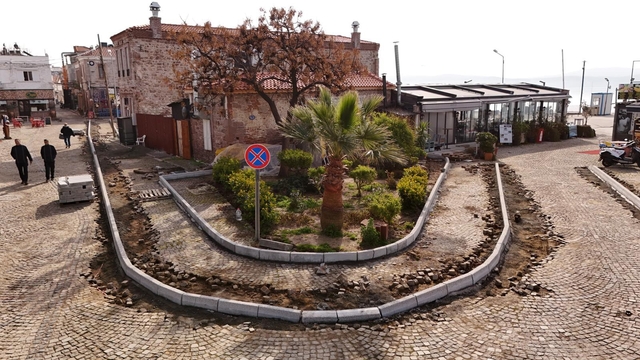 Cunda'da, araç trafiği ve yaya ulaşımına düzenleme