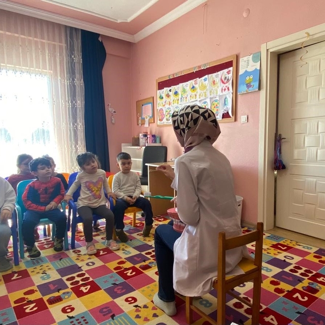 Çilimli'de miniklere ağız ve diş sağlığı eğitimi