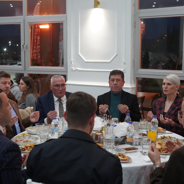 Başkan Subaşı STK temsilci ve üyelerini iftarda ağırladı