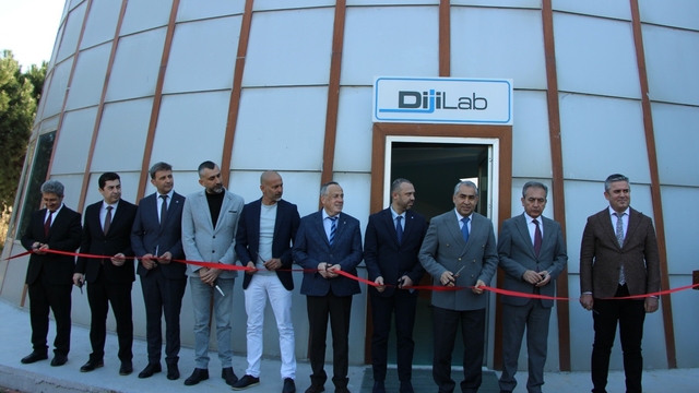 ADÜ'de dijital eğitim laboratuvarı açıldı