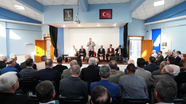 Büyükşehir Belediye Başkanı Dutlulu, Salihli'de muhtarlarla buluştu