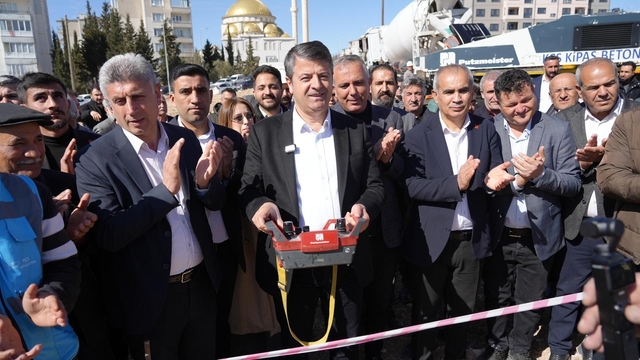 Karapınar Mahallesi'nde Atatürk Parkı'nın temeli atıldı