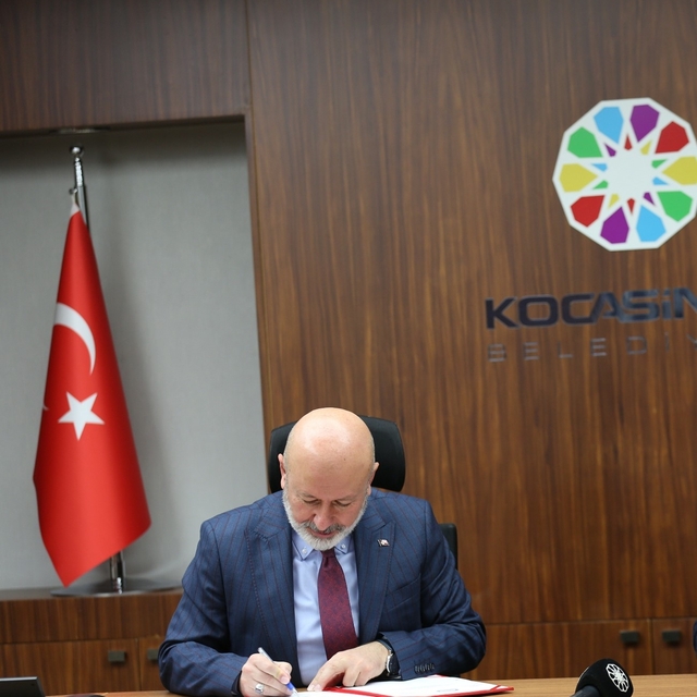 Başkan Çolakbayrakdar: "Evlatlarımızın geleceği için tarihi bir projeyi hay...