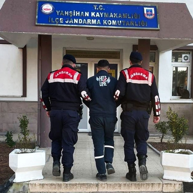 Kırıkkale'de aranan 2 hükümlü jandarma operasyonuyla yakalandı