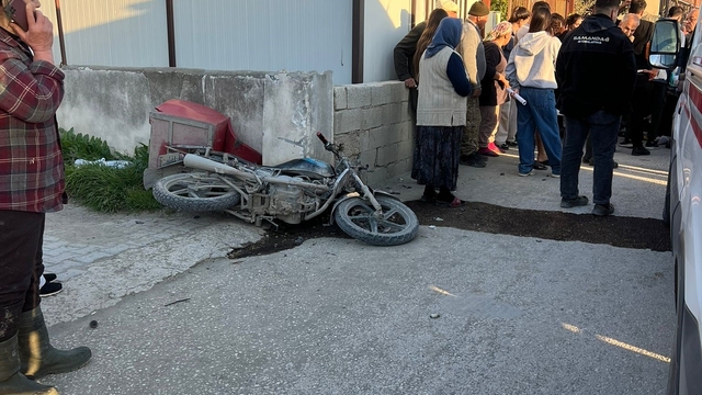 Otomobille çarpışan motosikletli ağır yaralandı