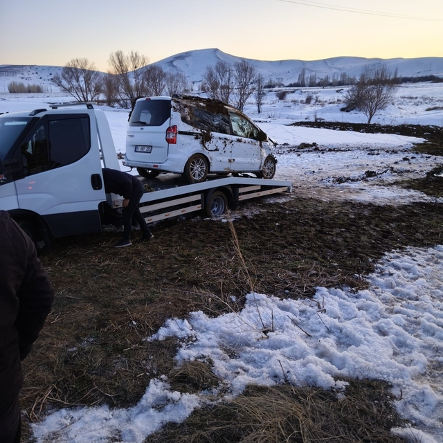 Niğde-Çamardı yolunda araç takla attı, 4 kişi yaralandı