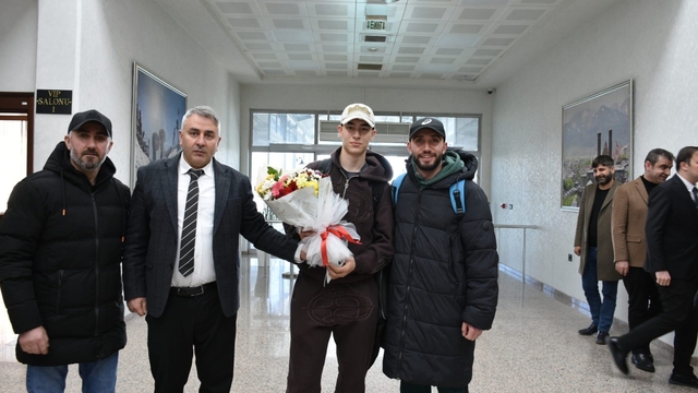 Şampiyona çiçekli karşılama