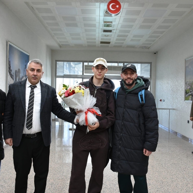 Şampiyona çiçekli karşılama