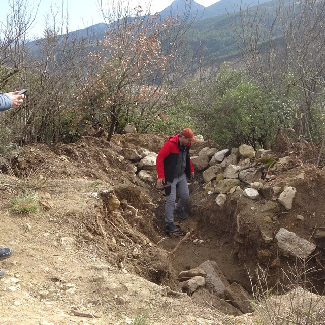 Roma dönemine ait kalıntıların bulunduğu bölge defineciler tarafından tahri...